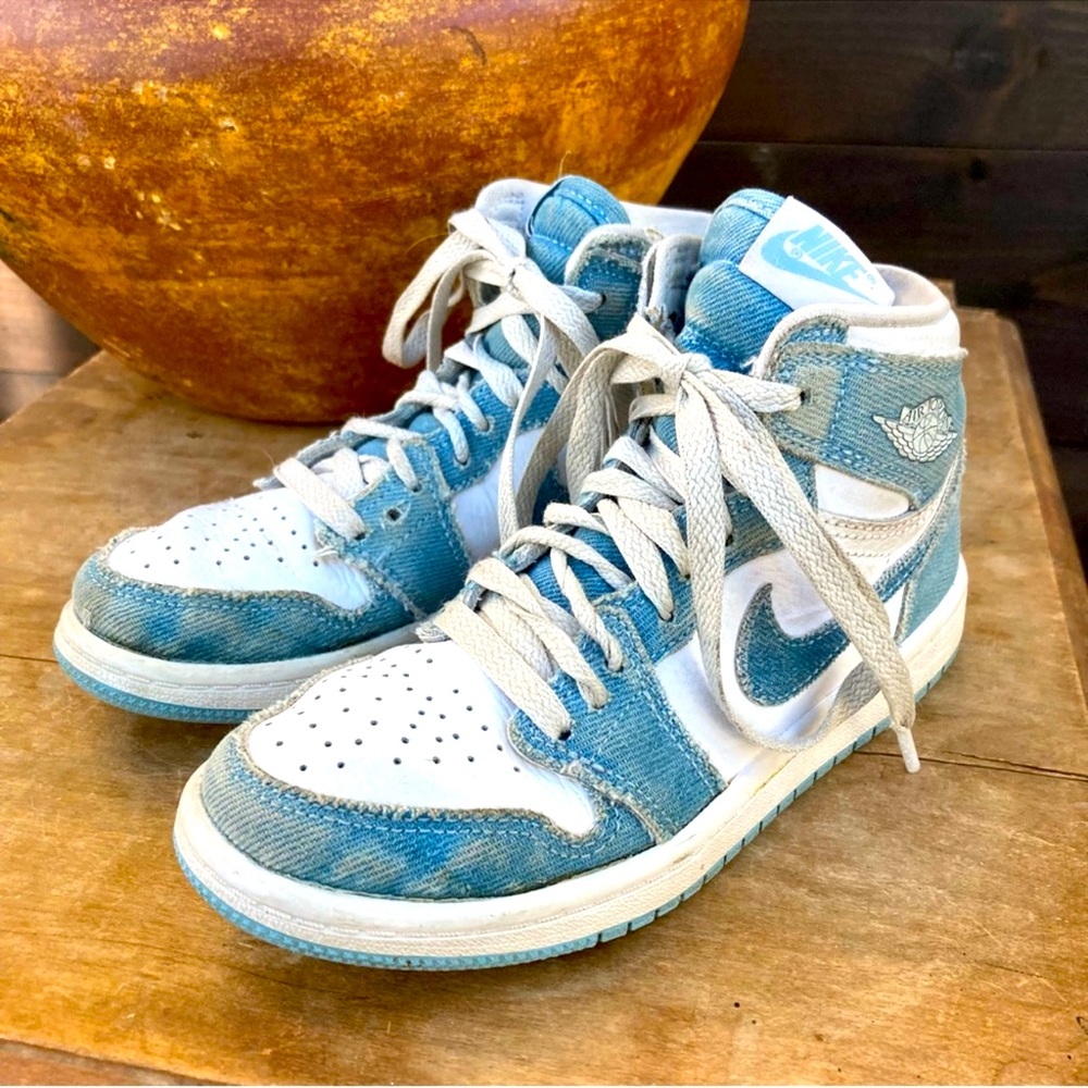 NIKE Air Jordan 1 Retro High top OG Denim and white leather